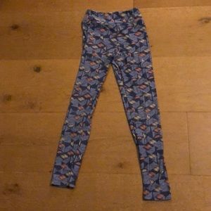 Super cute tween lularoe leggings.
